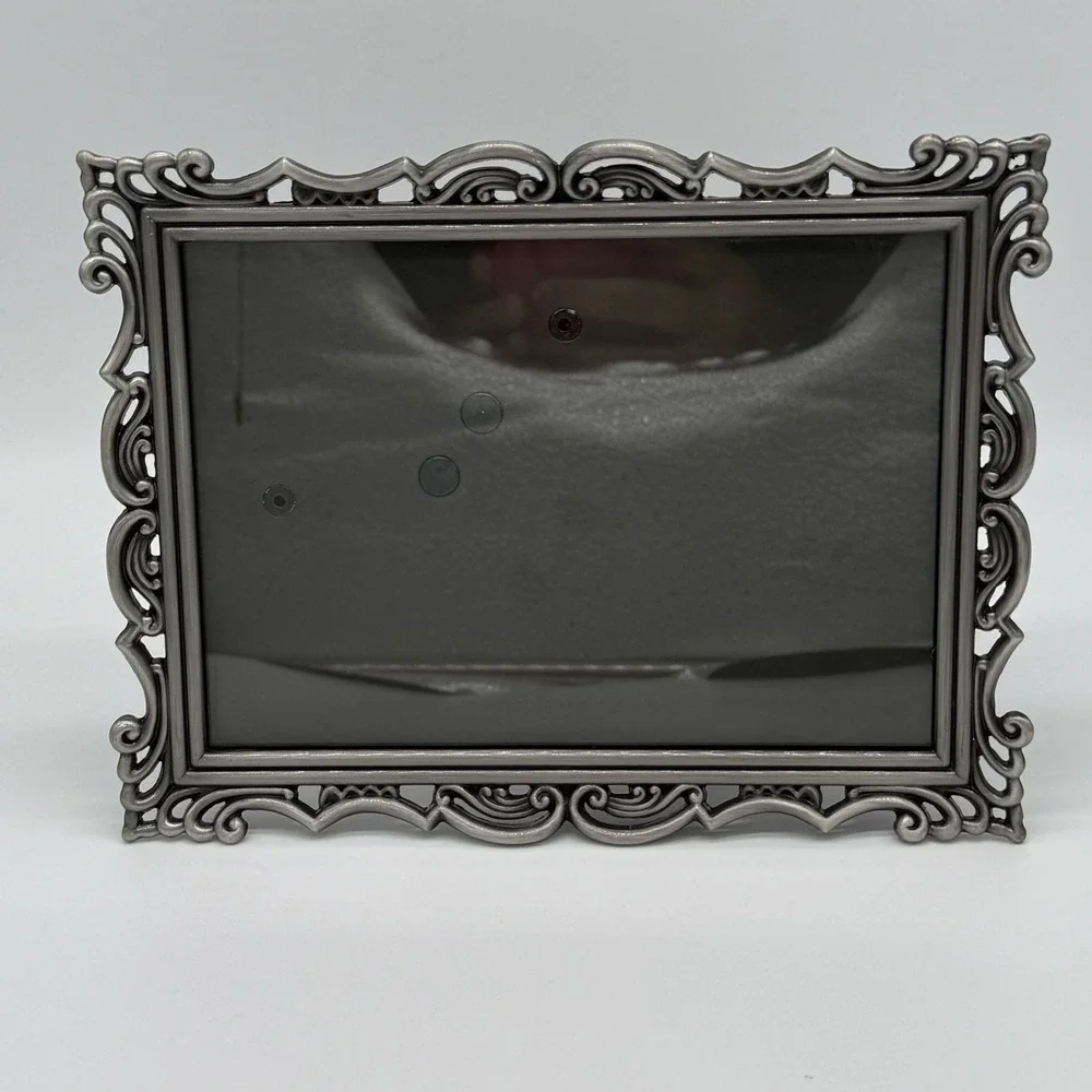 Vintage Malden Silvertone Metal Scrollwork Filigree 5x7 Photo Picture Frame
